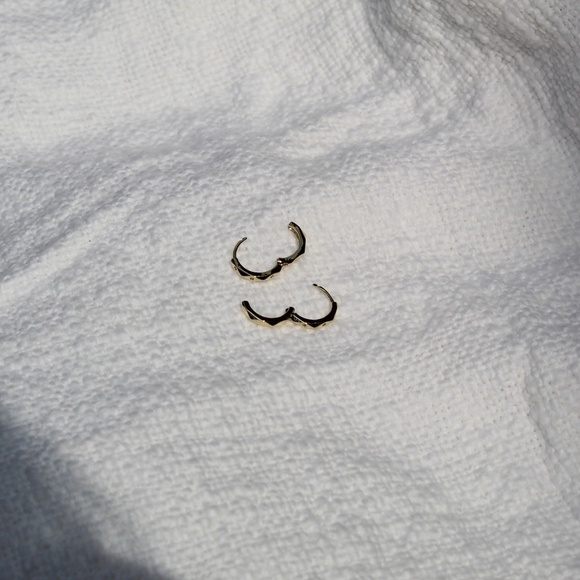 Diamond Shape Edge Hoop Earrings with Simulated Diamond - Picture 5 of 8